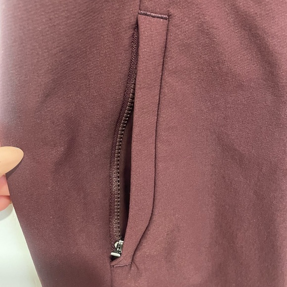Athleta Headlands Highland Trek Tight in Maroon, Size 0 - Picture 8 of 9